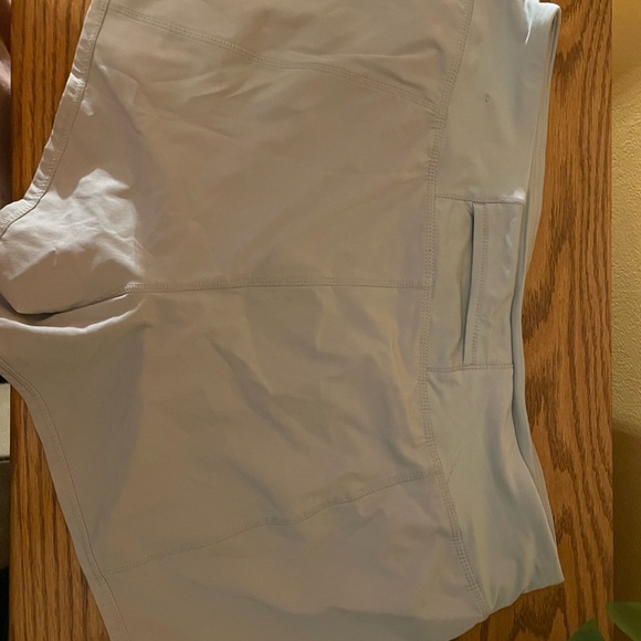 NWT Reebok Silver Athletic short Large - Picture 2 of 5